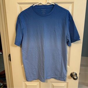 American Eagle Outfitters Men's Ombre blue Short Sleeve Tee Shirt, size M